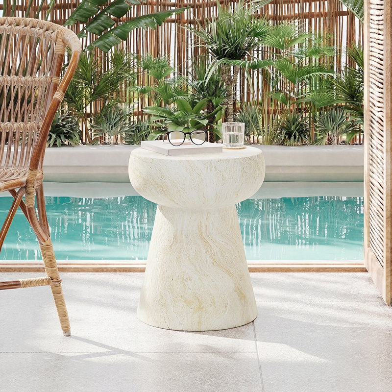 Tabouret décoratif en forme de champignon avec une utilisation polyvalente et une surface facile à nettoyer, parfait pour la maison et le patio