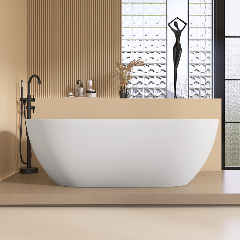 Baignoire autoportante 67 po. X 31,5 po. À surface solide en résine blanc mat et 2 couvercles de drain