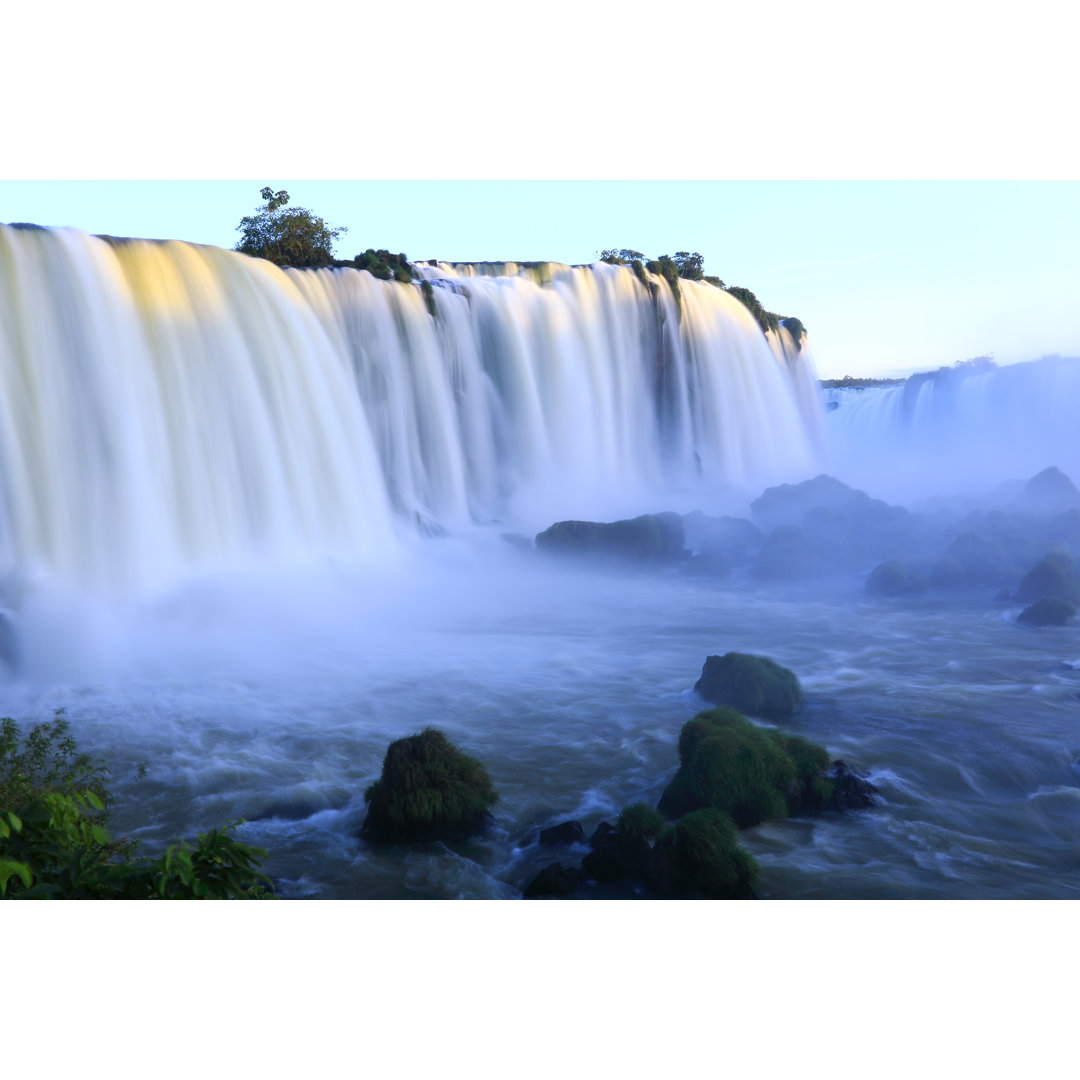 Iguacu Falls bei Sonnenuntergang von Agustavop - Leinwandbild