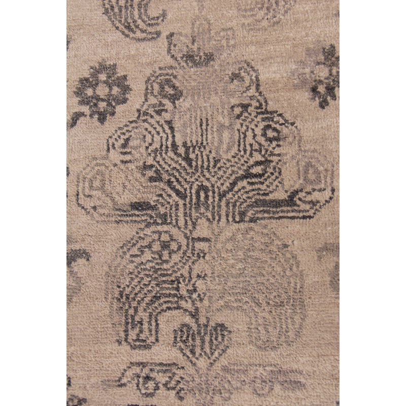 Lisbon Oriental Area Rug in Ivory, Rectangle 9' x 12'