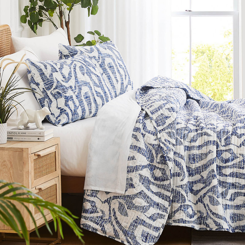 Khari Oversized easy care lightweight Quilt Set with shams by Southshore Fine Linens, Queen Quilt + 2 Standard Shams, Blue