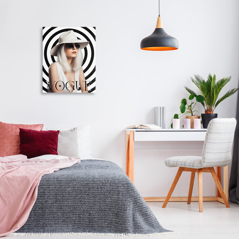 «Mod Girl Portrait», art mural sur toile par Ziwei Li, H 30 po x l 24 po