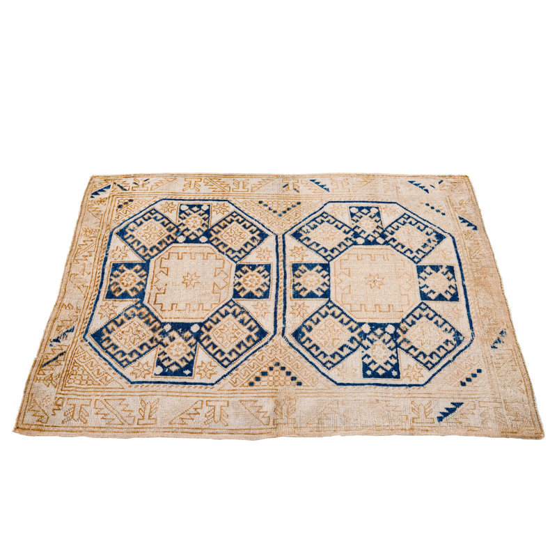 Tapis tribal unique en son genre