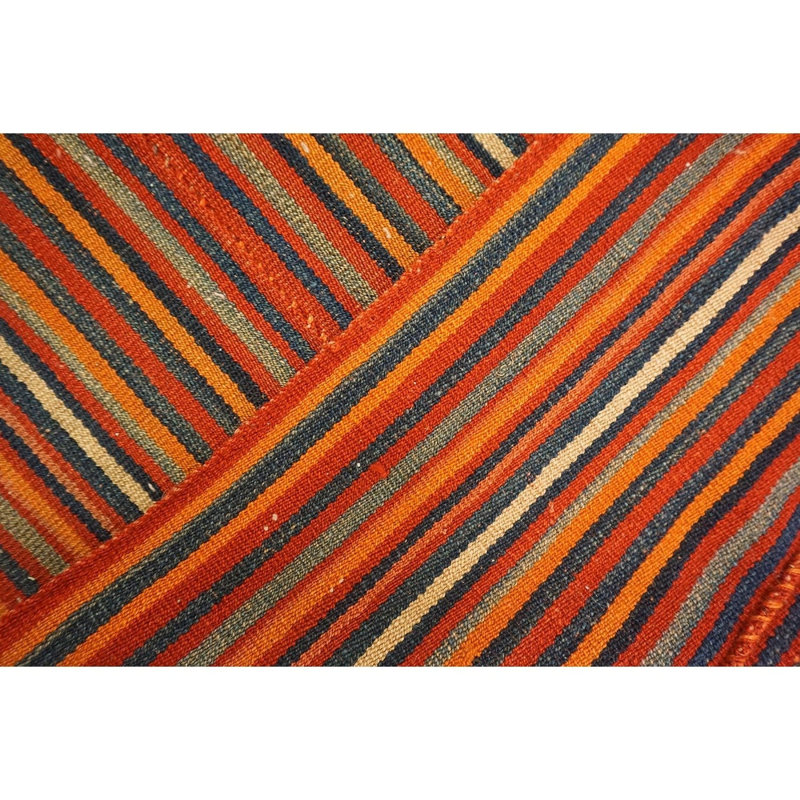 Tapis Kilim turc vintage tissé à plat, motif géométrique coloré, années 1950, petit format (122 x 152 cm).