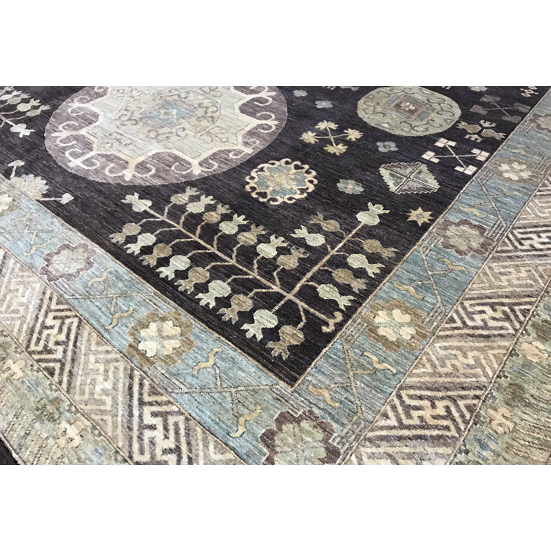 Hand-Knotted High-Quality Ivory Area Rug