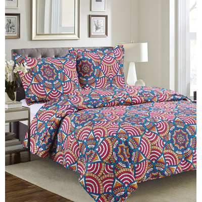Cynthia Polyester Geometric Shapes Quilt
