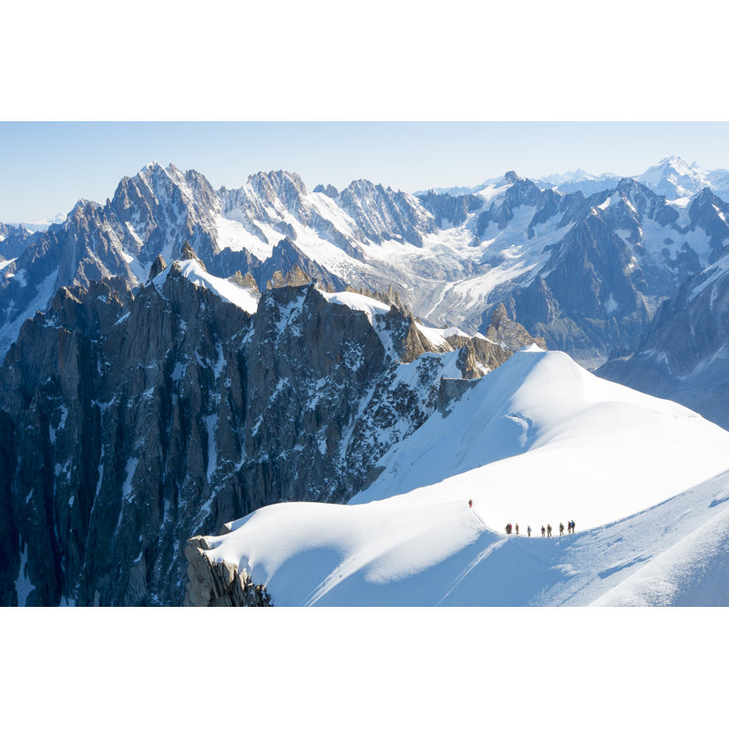 Mont Blanc Mountaineers par Icenando - Photographie sur toile tendue, H 12 po x l 18 po