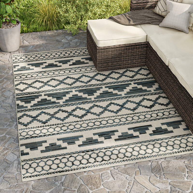 Abdur-Rahman Geometric Indoor / Outdoor Rug, Rectangle 7'10" x 10'