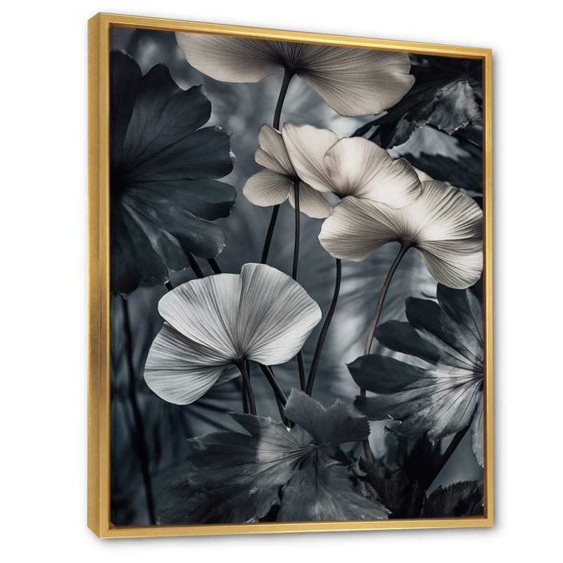 «Tropical Ginkgo Leaves I» sur toile, H 20 po x l 12 po x P 1 po, Cadre flottant doré