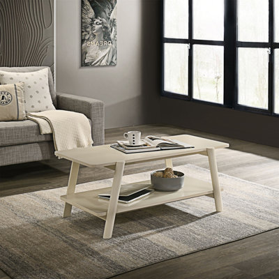 Table basse en bois avec tablette