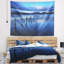 Tapisserie paysage marin bleu foncé avec jetée-28505004