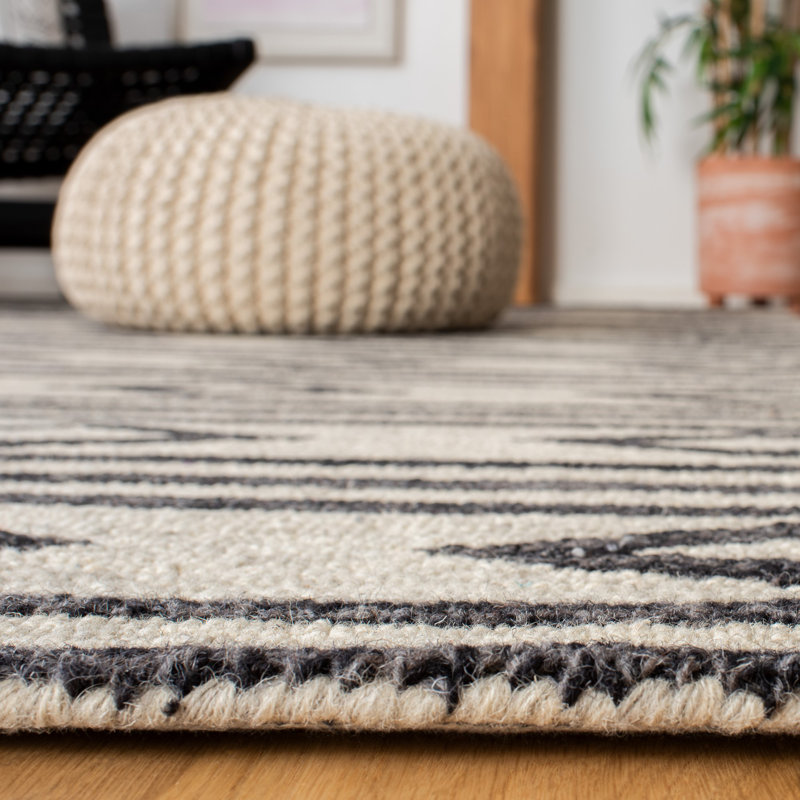 Tapis en laine touffeté à la main Vedika, Rectangle 2 pi 6 po x 4 pi