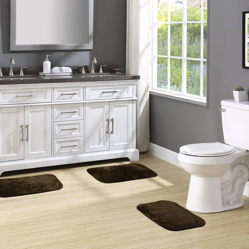 Mccluney Traditional Nylon Bath Rug with Non-Slip Backing, Chocolate