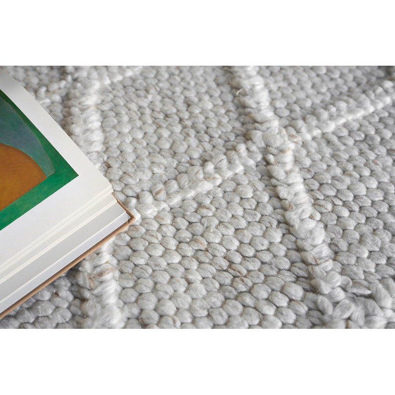 Brentwood Geometric Area Rug in Silver, Ivory, Rectangle 2' x 3'