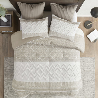 Cotton Comforter . Print Chenille. Fill. 2 Matching Shams. Machine Washable Attractive Bedding Ink+Ivy 3 Piece Cotton. With Chenille Tufting. . And Fascinating