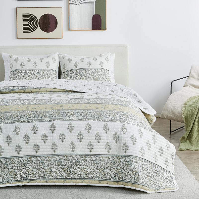 Blue Seashell Reversible Quilt Set with Shams, Full / Queen Quilt + 2 Standard Shams, Vintage Floral Stripe - Beige