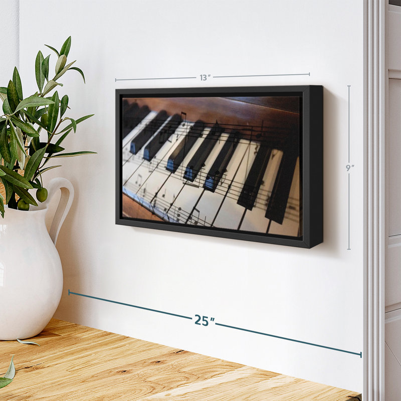 «Vintage Piano Keys», reproduction sur toile, H 9 po x l 13 po