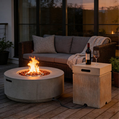 Ensemble extérieur combiné : foyer au propane rond de 97 cm (38,2 po) et 50 000 BTU, table d’appoint avec couvercle pour bouteille de gaz de 9 kg (15,75 po) et 9 kg (20 lb), foyer en imitation pierre avec brûleur en acier, pierres de lave et housse imperméable pour jardin.