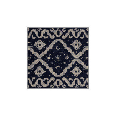 Tapis gris soyeux et moelleux