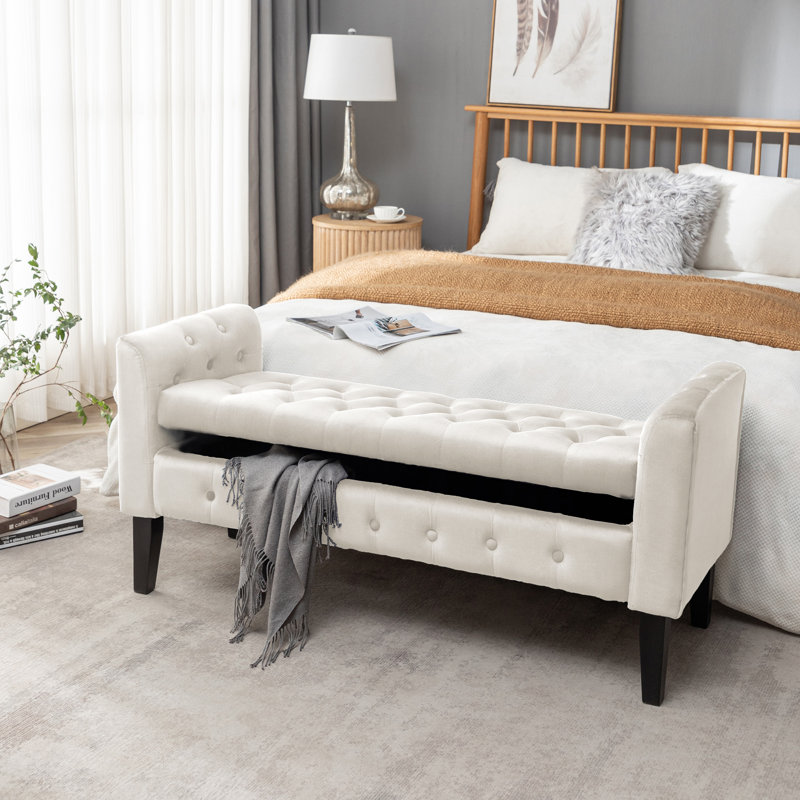 Banc de rangement en velours avec pieds en bois d'hévéa Vendrina, Blanc cassé