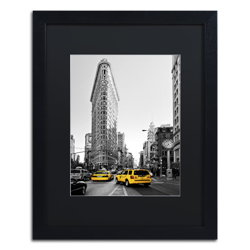Reproduction de photo sur toile encadrée "flatiron building" par philippe hugonnard,, H 20 po x l 16 po x P 0,5 po, Blanc mat