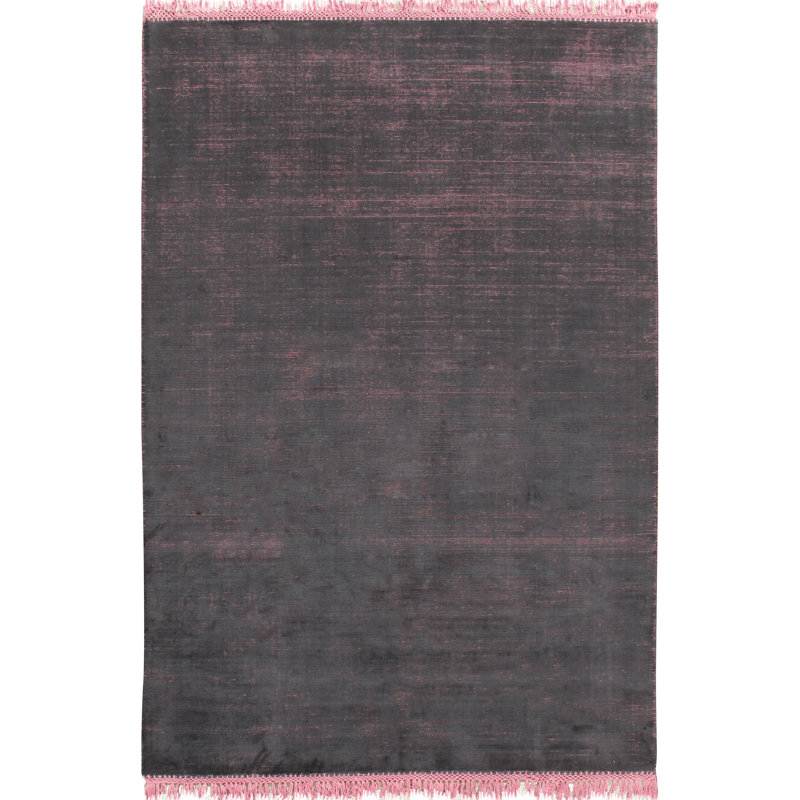 Simplicity Chic Solid Area Rug in Pink/Black