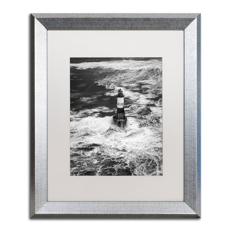 Hockman, «Armen Lighthouse Against Ruzica», reproduction de photo encadrée, H 20 po x l 16 po x P 0,5 po, Cadre argenté