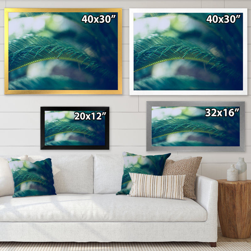 Feuilles de palmier tropicales, vert naturel - Peinture sur toile, H 16 po x l 32 po, Toile à cadre d'angle fermé doré