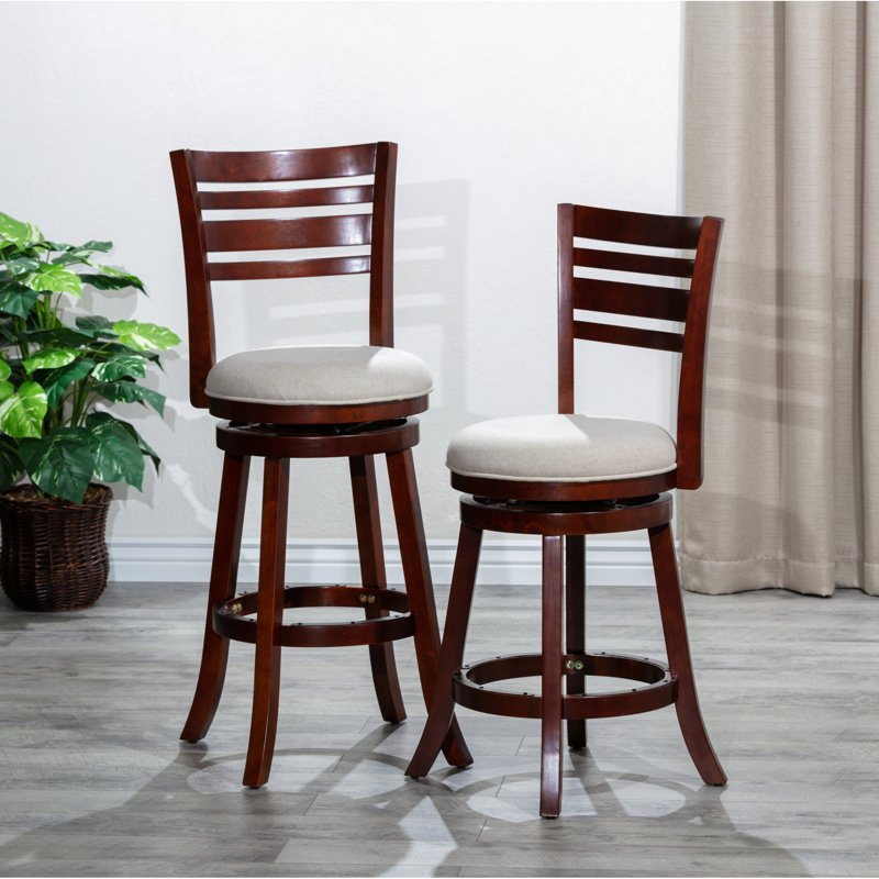 Le tabouret de comptoir de 24 po avec dossier à lattes et pivotant, cerise, tissu beige, ajoute du charme au siège pivotant à hauteur de pièce, crée un espace invitant