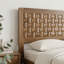 Base de lit en bois massif de style Mid-Century Squaro avec tête de lit tissée brun foncé-571626685-571626683