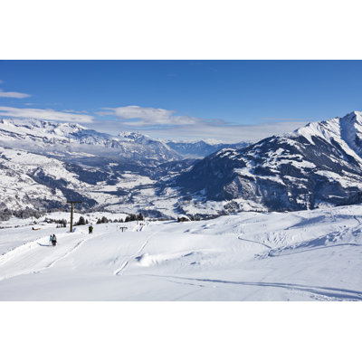 Skier au-dessus de la vallée du Rhin par Stockwerk