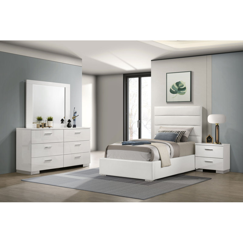 Ensemble de chambre à coucher simple 4 pièces Colberta, Simple