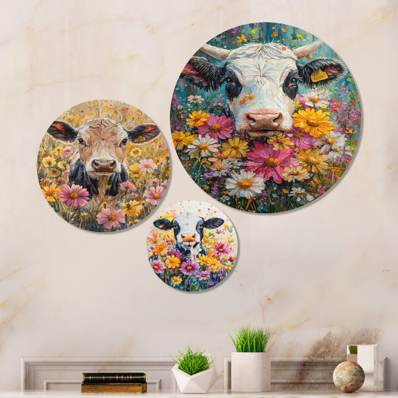 «Cow Daisies with Hibiscus I», ensemble d'art mural en métal imprimé de 3 vaches blanches
