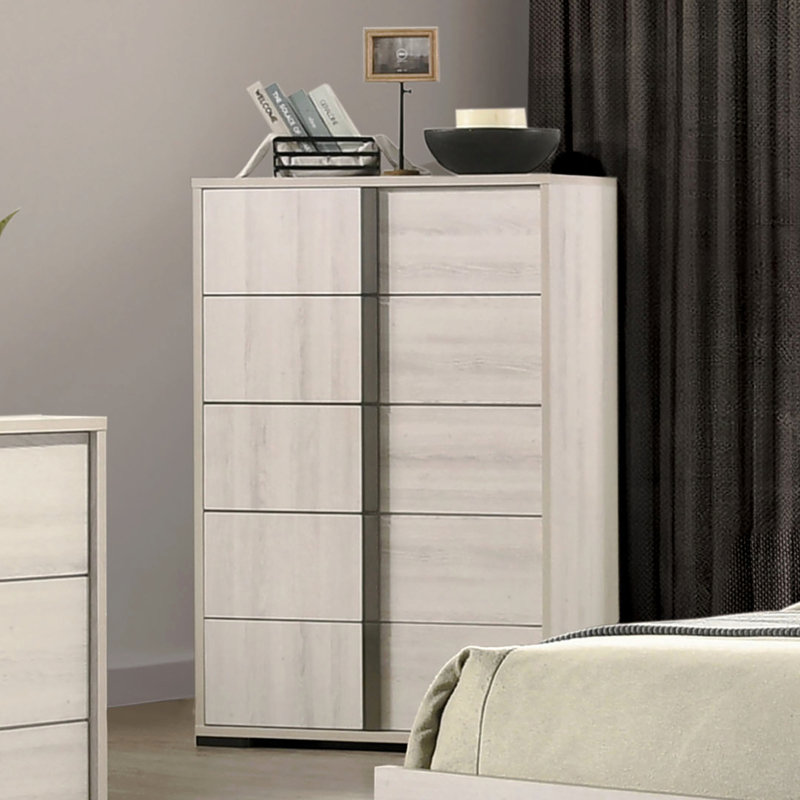 Commode de style contemporain 1pc avec poignées verticales chromées et tiroirs en queue d'aronde