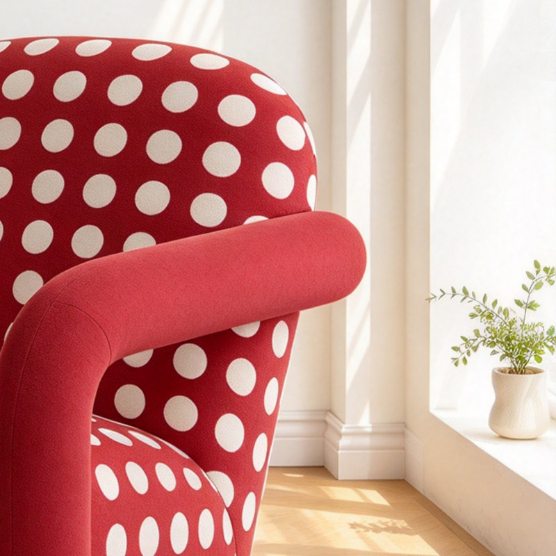 Chaise moderne et simple en tissu rouge