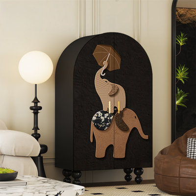 Armoire arquée avec tablettes et portes