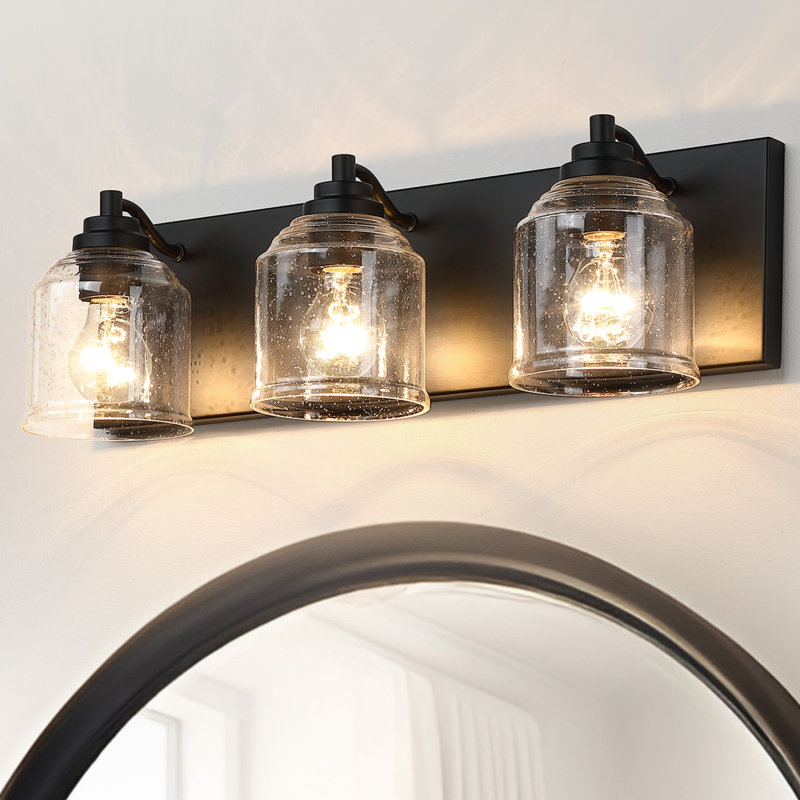 Éclairage de salle de bain 23 po à 3 lumières à intensité variable Modern Farmhouse avec verre ensemencé et contre-plaque grain de bois