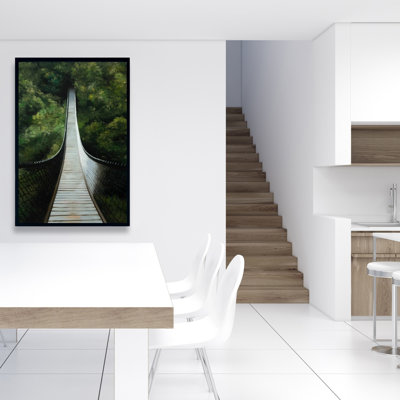 Pont suspendu dans la forêt - toile encadrée grise moderne