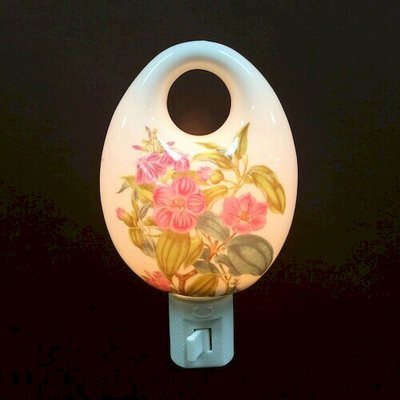 Nalaysia fleurs roses sur une veilleuse ovale