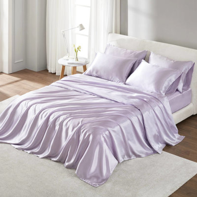 Drap simple en satin de luxe - Froissé - Nuit bienheureuse. Convient aux matelas jusqu'à 16 po. Comprend 1 drap plat et 4 taies d'oreiller ajustées. Soyeux, doux pour la peau.. Ridé. Inclut plat et doux pour la peau et les cheveux.