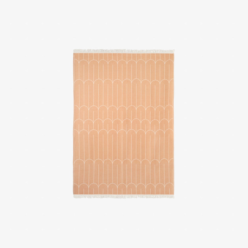 Scales Throw, Peach