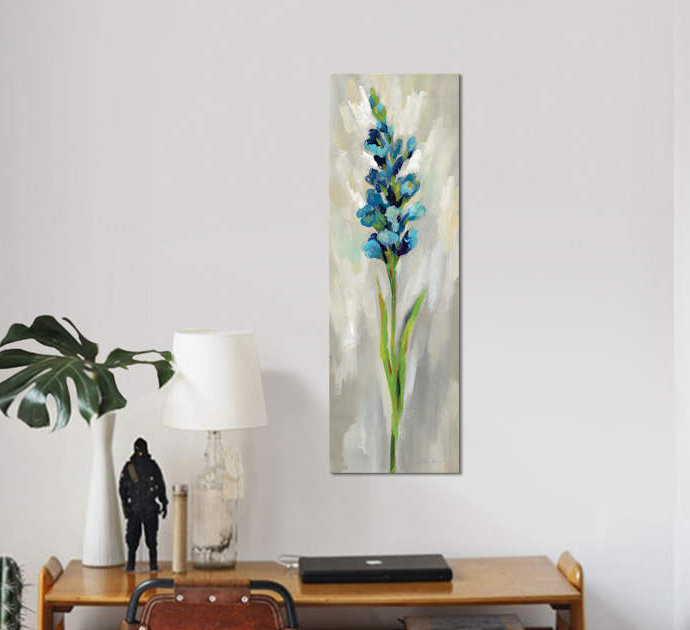 «Single Stem Flower I» par Silvia Vassileva, impression sur toile tendue, H 72 po x l 24 po x P 1,5 po, Toile tendue