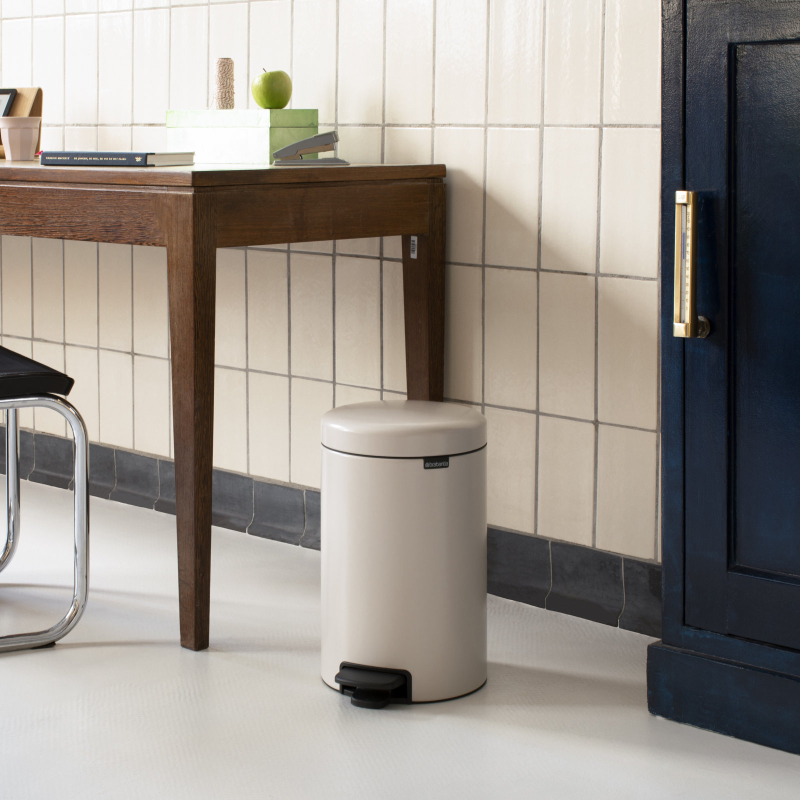 Brabantia Newicon Step On Trash Can, 3.2 Gallon (12 Liter), Soft Beige
