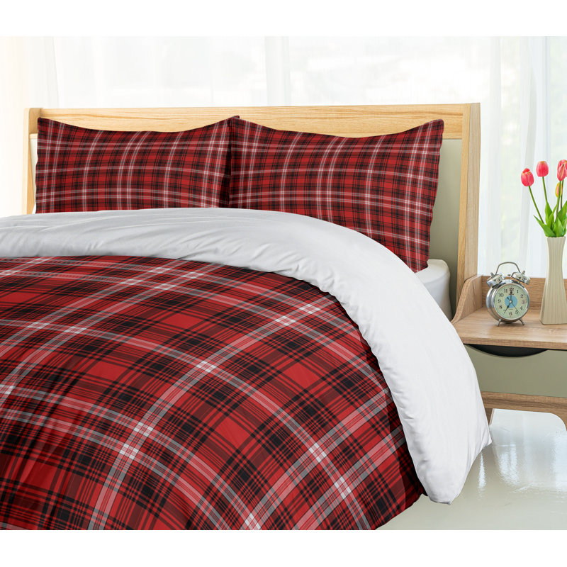 Scarlet Black White Plaid Microfiber Queen/Full Quilt Set