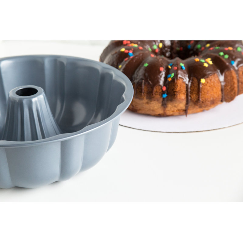 Gray Non-Stick Carbon Steel Fluted Bundt Pan