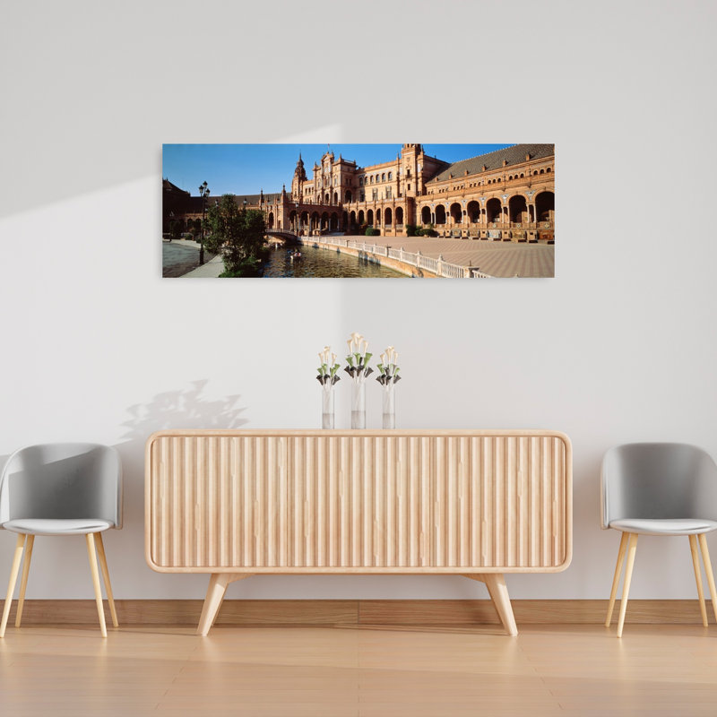 Art contemporain, Plaza Espana, Séville, Espagne, H 16 po x l 48 po