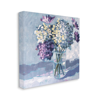 Bouquet de fleurs d'hortensias mauves, arrangement de fleurs superposées sur fond de ferme rustique surdimensionné, estampe numérique de Sue Riger