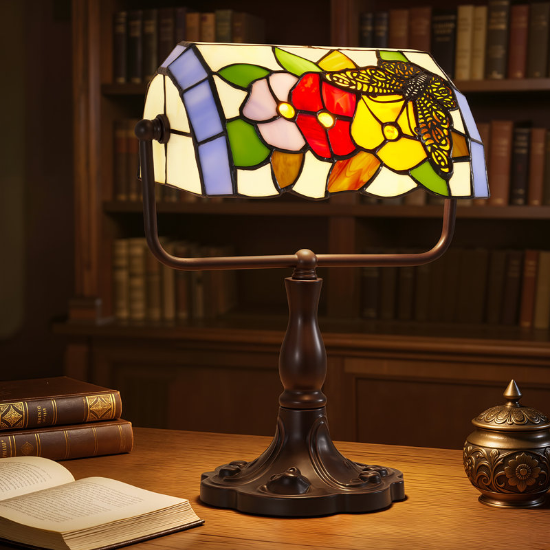 Lampe de table Tiffany style papillon en vitrail papillon, base E26 (ampoule incluse), interrupteur marche / arrêt en ligne
