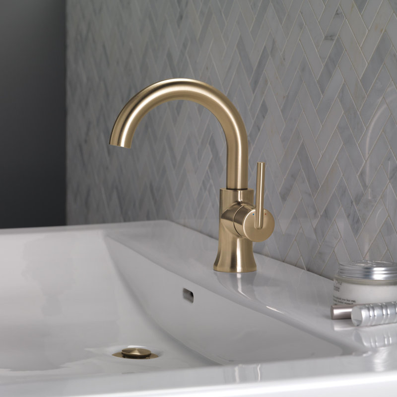 Robinet de salle de bain à un trou avec ensemble de bonde et robinet de lavabo de salle de bain à poignée simple Trinsic