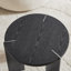 Table basse ronde en bois de chêne noir et pieds en métal noir-1826638083